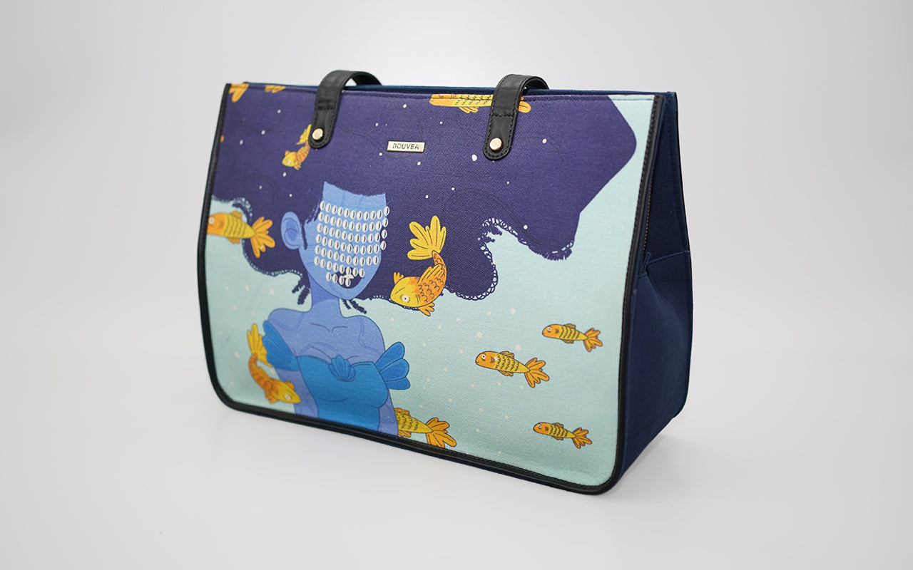 Aquie Tote bag