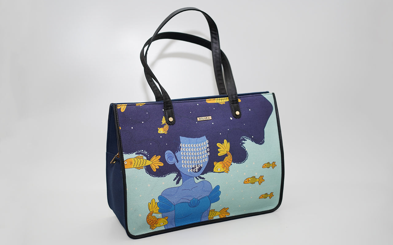 Aquie Tote bag