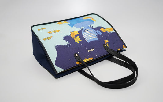 Aquie Tote bag