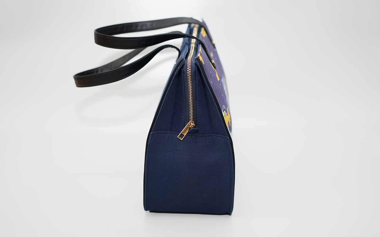 Aquie Tote bag